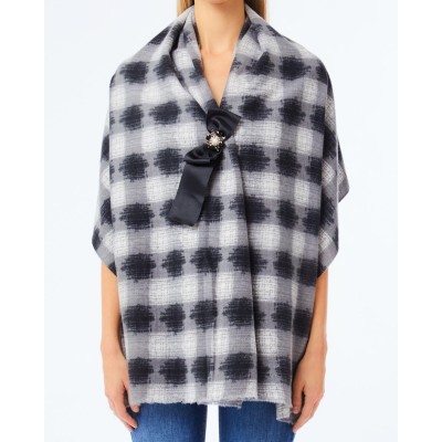 PONCHO STAMPATA C/SPILLA