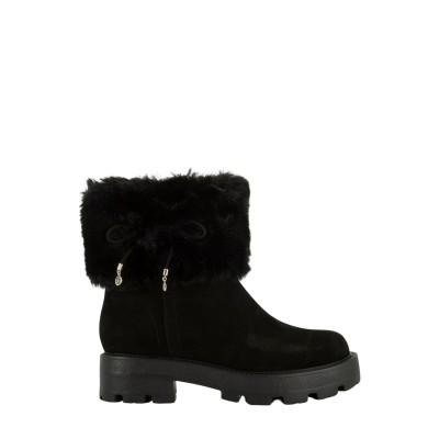 BOOTS YANELI