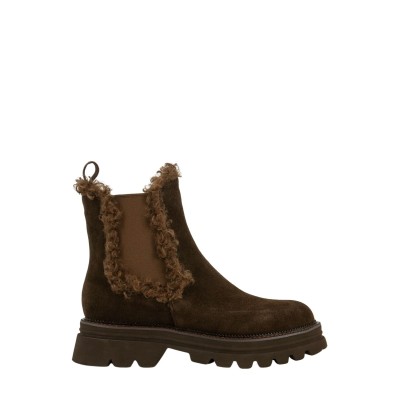 CHELSEA BOOTS