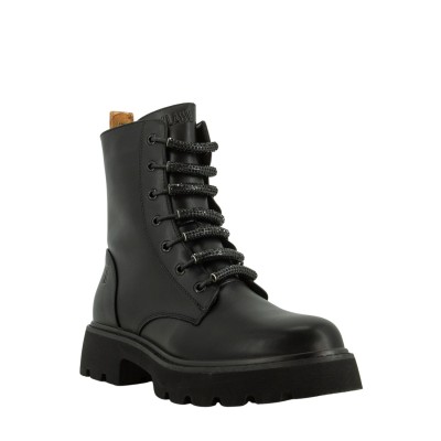SCHNÜRSTIEFEL