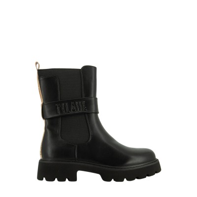CHELSEA BOOTS