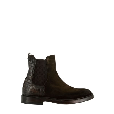 CHELSEA BOOTS