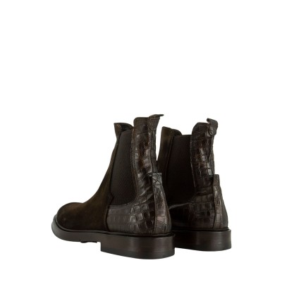 CHELSEA BOOTS