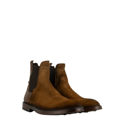 CHELSEA BOOTS