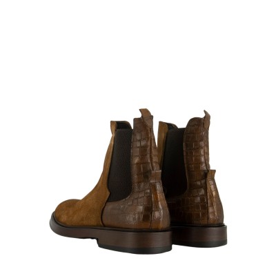 CHELSEA BOOTS