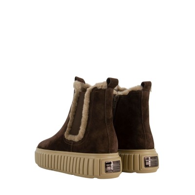 CHELSEA BOOTS