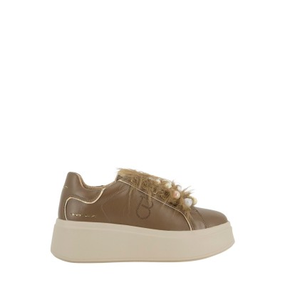 DAZZLING BEAD SNEAKERS