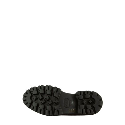 LACED SHOES