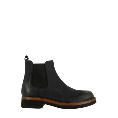 CHELSEA BOOTS