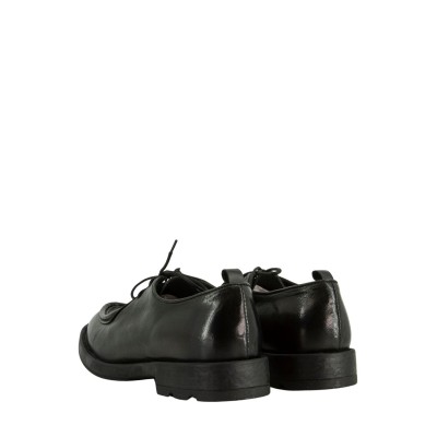 LACED SHOES