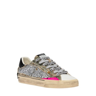 SNEAKERS DECONSTRUCTED