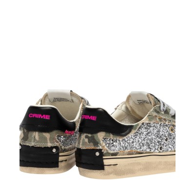 SNEAKERS DECONSTRUCTED