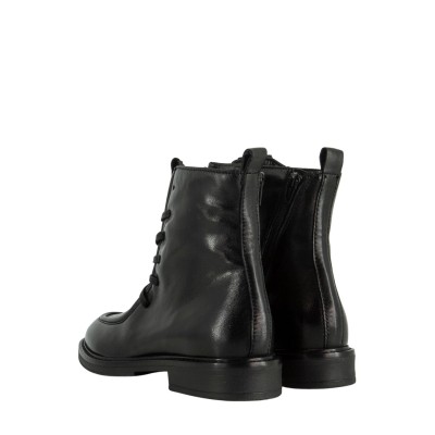 COMBAT BOOTS