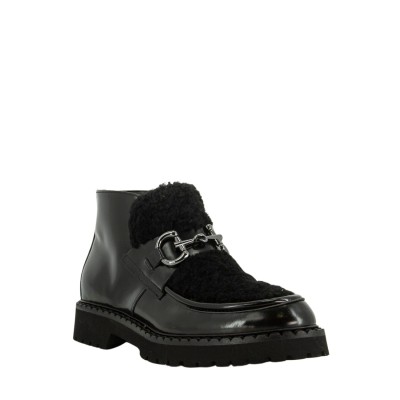 ANKLE BOOTS