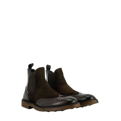 CHELSEA BOOTS