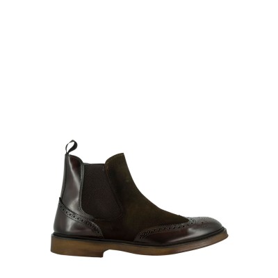 CHELSEA BOOTS