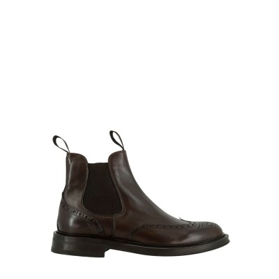 CHELSEA BOOTS