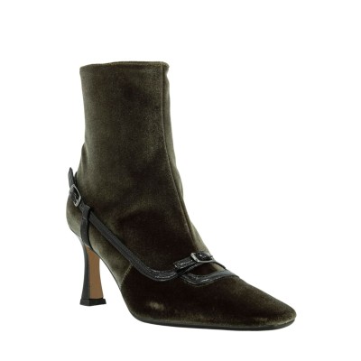 ANKLE BOOTS