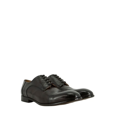 LACED SHOES