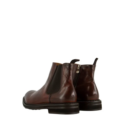 CHELSEA BOOTS